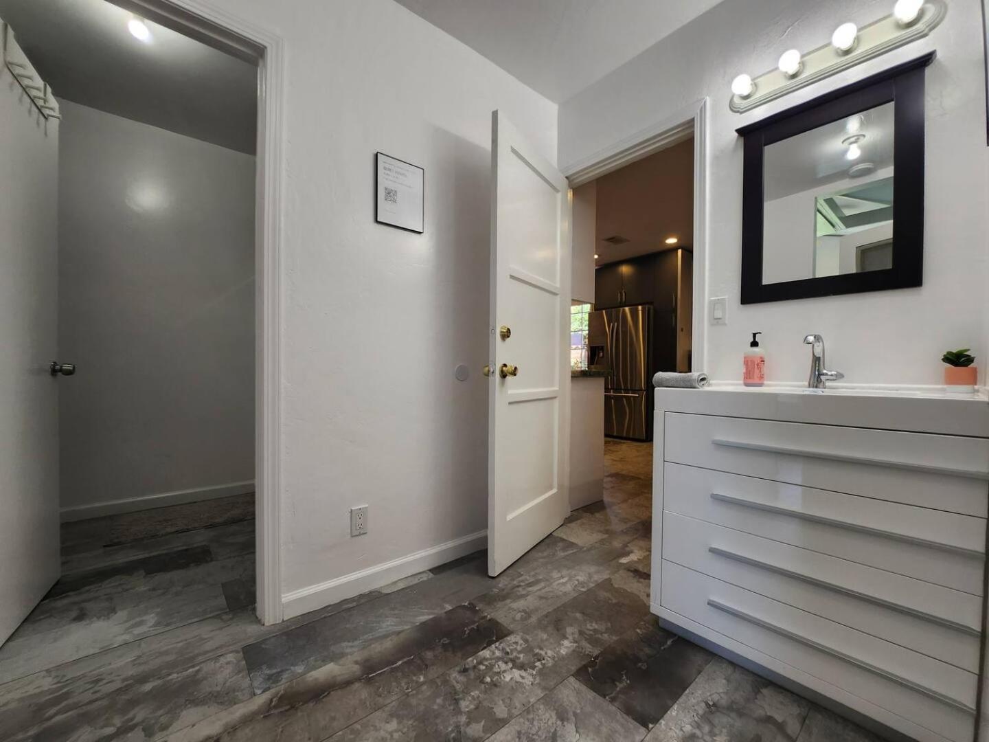 Private Room1 Own Bath Own Entry Shared Kitchen Walk To Ucsd サンディエゴ エクステリア 写真